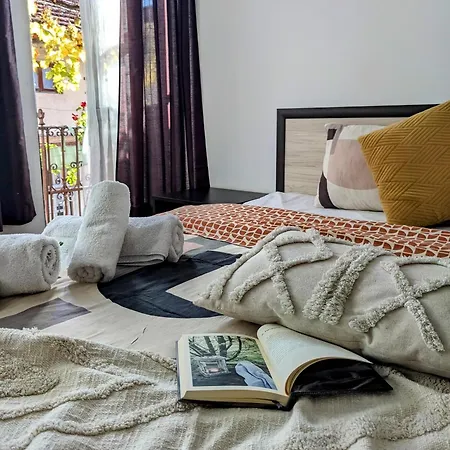 Διαμέρισμα Honey I'm *